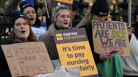 UK nurses, ambulance crews strike, straining health system
