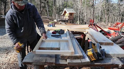 HOW TO MAKE A SIMPLE LIVE EDGE DESK | OFF GRID TIMBER FRAME CABIN | HOMESTEAD