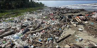 Panama Beaches: Ben Bergquam Reports - MORE MIGRANT TRASH THAN SAND