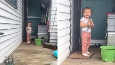 Toddler's Ratty Surprise Gives Mom The Screams