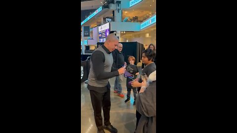 Son gets a signature from Sac legend Mike Bibby