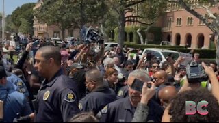 Police Deploy Batons Amid USC Pro-Palestinian Protest