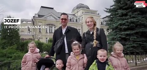 CATHOLIC FAMILY WITH 6 CHILDREN FLED THE USA... TO RUSSIA