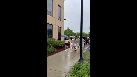 Transgender man leads a pro-Hamas march while shouting “Free Palestine”