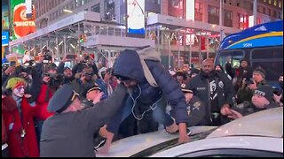 Man Sets Off Chaos In NYC After Smashing Cop Car Windshield