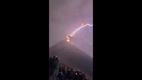 Lightining strikes eruption Volcano