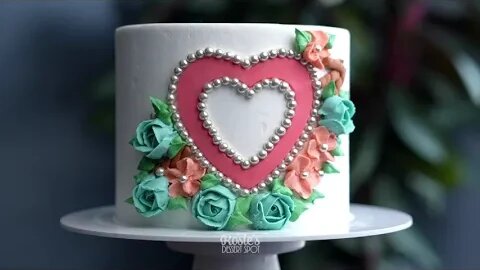 Basic Floral Piping Valentines Day Cake