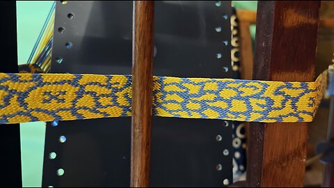 Kumihimo - Takadai Braiding Stream - 160 - Gold and Lapis