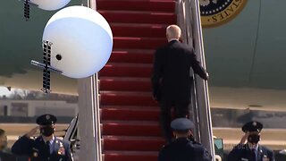 Biden under attack from Chinese balloons 🎈
