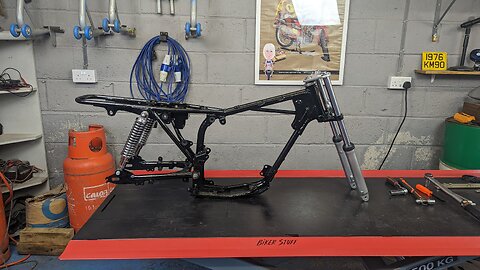 KM90 Restoration P23 - Suspension