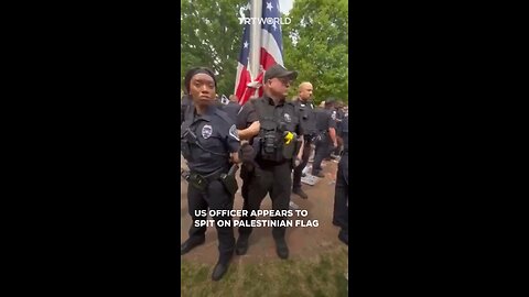 look at this zionist in US police who how provocateur