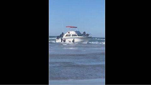 Mission Beach, CA - Boat is grounded, Illegals scatter & run #DefendTheBorder