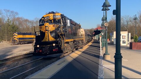 Spring Railfan Bonanza: Exciting Trains and Blossoms!