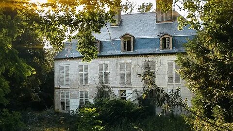 Abandoned Death Mansion The Family Passed Away With Everything Left Inside (saddest home)