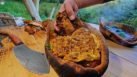 Cooking pizza bowls with chicken and beef filling, dish never seen before