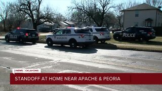 Police standoff at Tulsa home