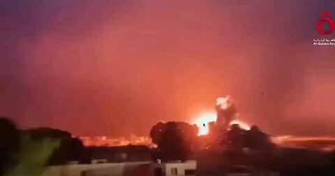 Footage from the Egyptian side of Rafah shows HUGE israeli strikes on Palestine.
