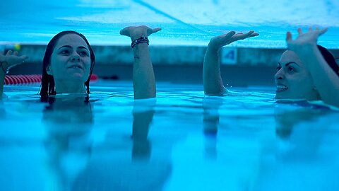 12 Feet Deep (2016), movie episode, ice water, teeth chattering and shivering cold girl