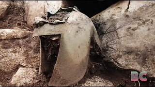 Archaeologists unearth Greek helmet