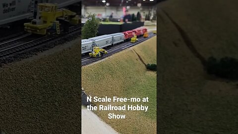 N scale MOW on the N Free-mo layout at the 2023 Railroad Hobby Show