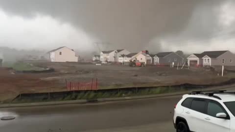 Video of the tornado that prompted the tornado emergency in Maury County,