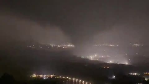 Nocturnal Tornado Near Hot Springs , AR 5-7-2014