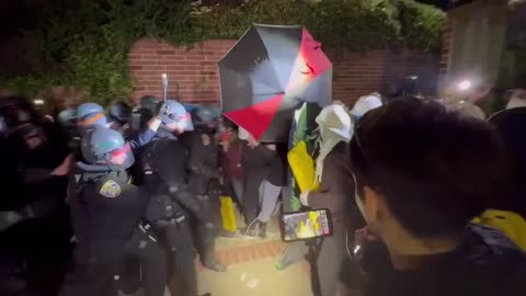 Cops vs Muslim Marxists at UCLA