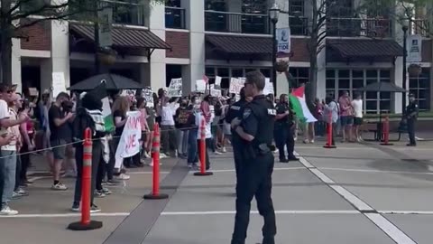 Protestors from the Right & Left unite in F Joe Biden Chant. Great Job in Uniting the Country Joe!!
