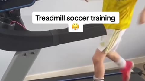 Kid is going to be a ⭐️ #futbolskills #soccerboy #treadmilltraining