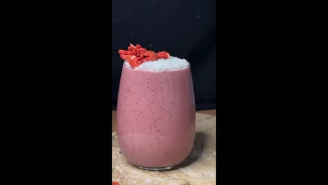 Make Your Own 🍓FOREST FRUIT SMOOTHIE🍓 | Quick & Healthy Keto Recipe 😍🍓