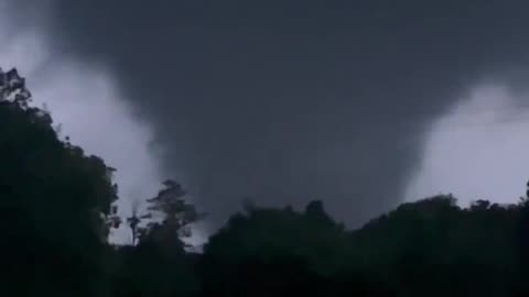 Large tornado near Prospect, Tennessee 5-8-2024