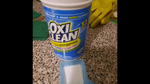 Oxyclean and bleach Cleaning Solution