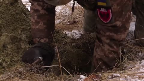 Ukrainian Military Sappers Train Troops To Set Up Firing Positions and Handle Explosives