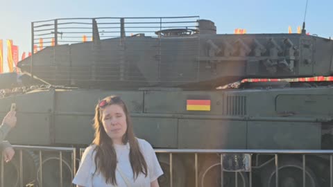 Grüße von dem durch Russland erbeuteten Leopard-Panzer aus Moskau