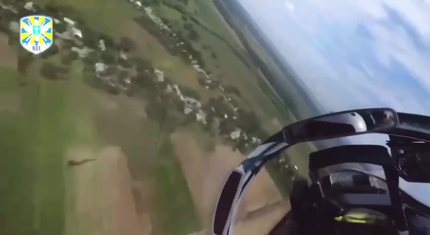 Ukrainian Su27 Firing HARRM Anti-Radar Missiles