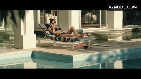 Alexandra Daddario Sexy Scene from San Andreas movie