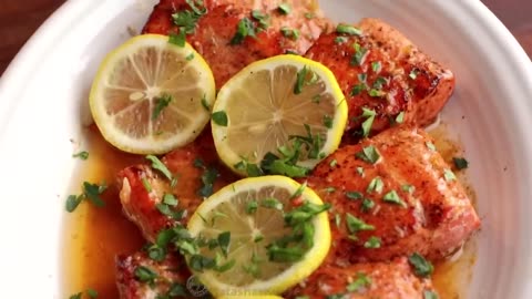 Easy Pan Seared Salmon Recipe with Lemon Butter