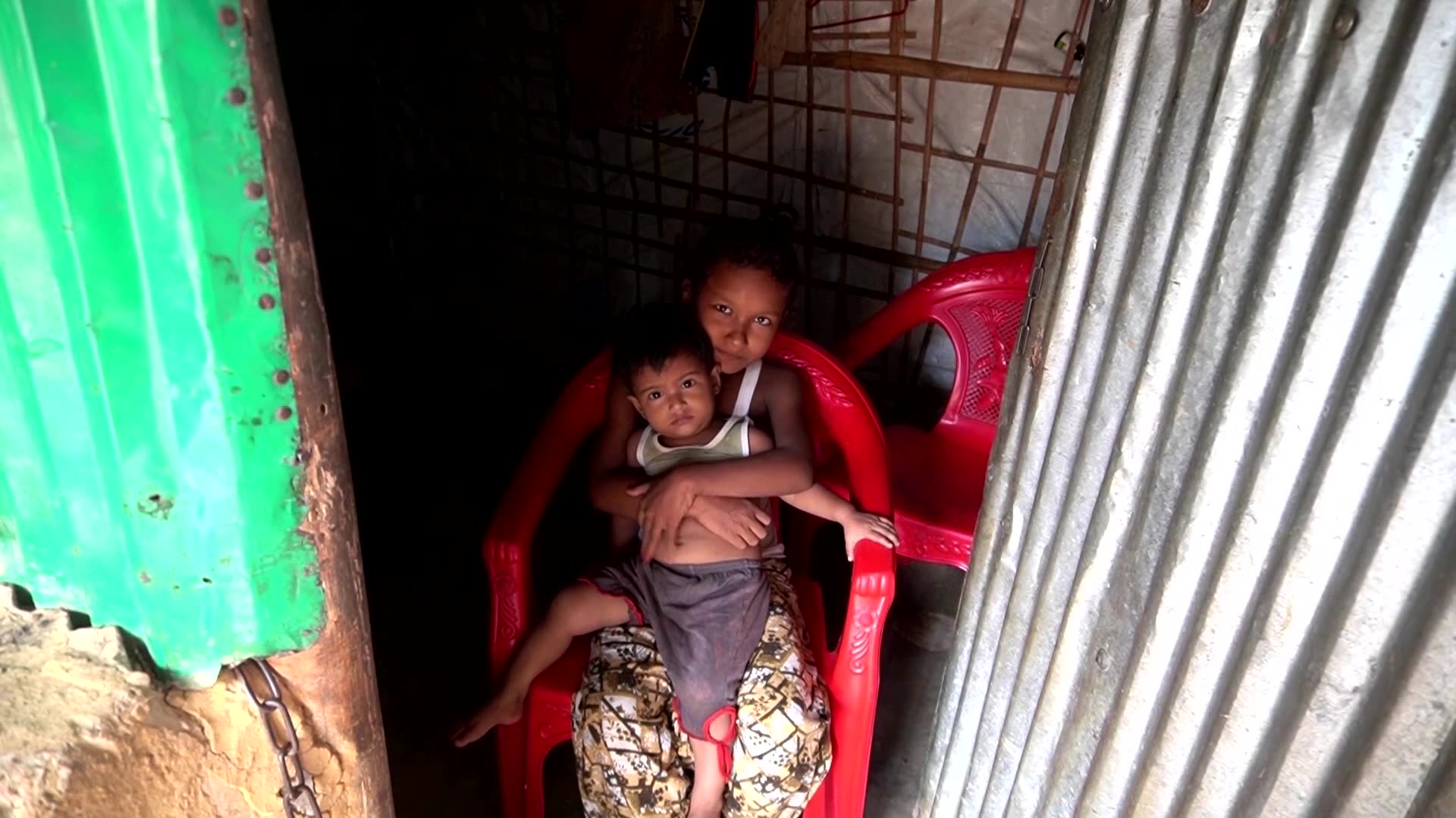 Rohingya refugees in Bangladesh swelter under heatwave