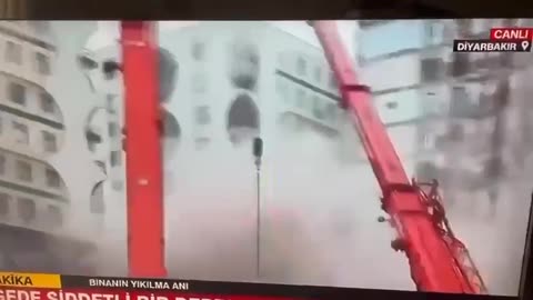 Diyarbakir, Turkey- Another collapsing building live on TV