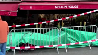Sails of Paris landmark Moulin Rouge fall off