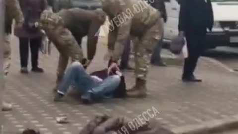 Ukrainian recruitment officers kidnapping men in Odessa