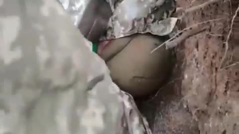 Two Ukrainian soldiers beat a colleague