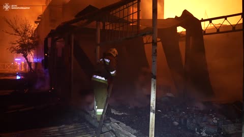 Mykolaiv: firefighters extinguished a large-scale fire at a woodworking enterprise