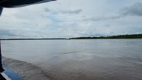 Rio Ucayali Paseo en deslizador.