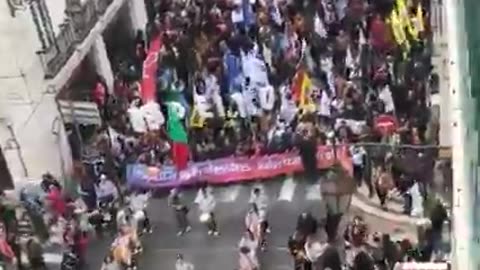 #Portugalia Dziesiątki tysięcy portugalskich edukatorów wychodzi na ulice Lizbony w proteście