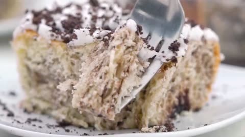 OMG! Oreo Cinnamon Rolls You NEED to Try Now! #OreoRecipe #CinnamonRollObsession