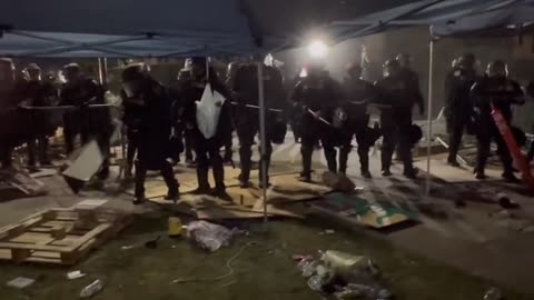 Police Flash-Bangs Gaza Protestors UCLA