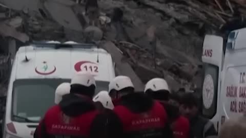 Rescue work underway after deadly earthquake rocks Turkey, Syria AJ #shorts