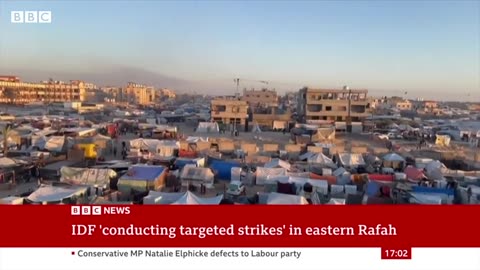 Battles reported in east Rafah as Israelreopens key aid crossing | BBC News