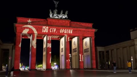 🇩🇪🇷🇺 The Brandenburg Gate, Berlin's most famous landmark